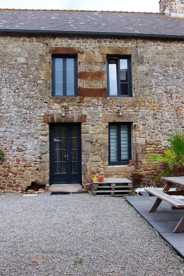 Maison Charmante Pres De Sains Avec Spa Et Jardin Clos 0*,