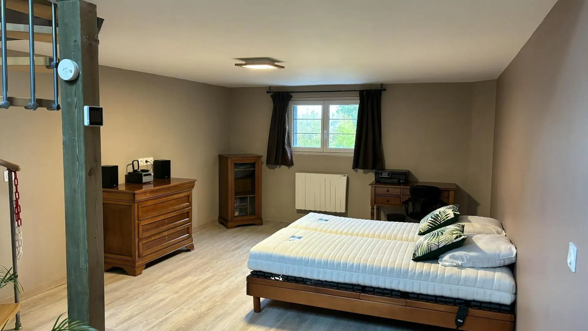 Maison Charmante Pres De Sains Avec Spa Et Jardin Clos 0*,  France